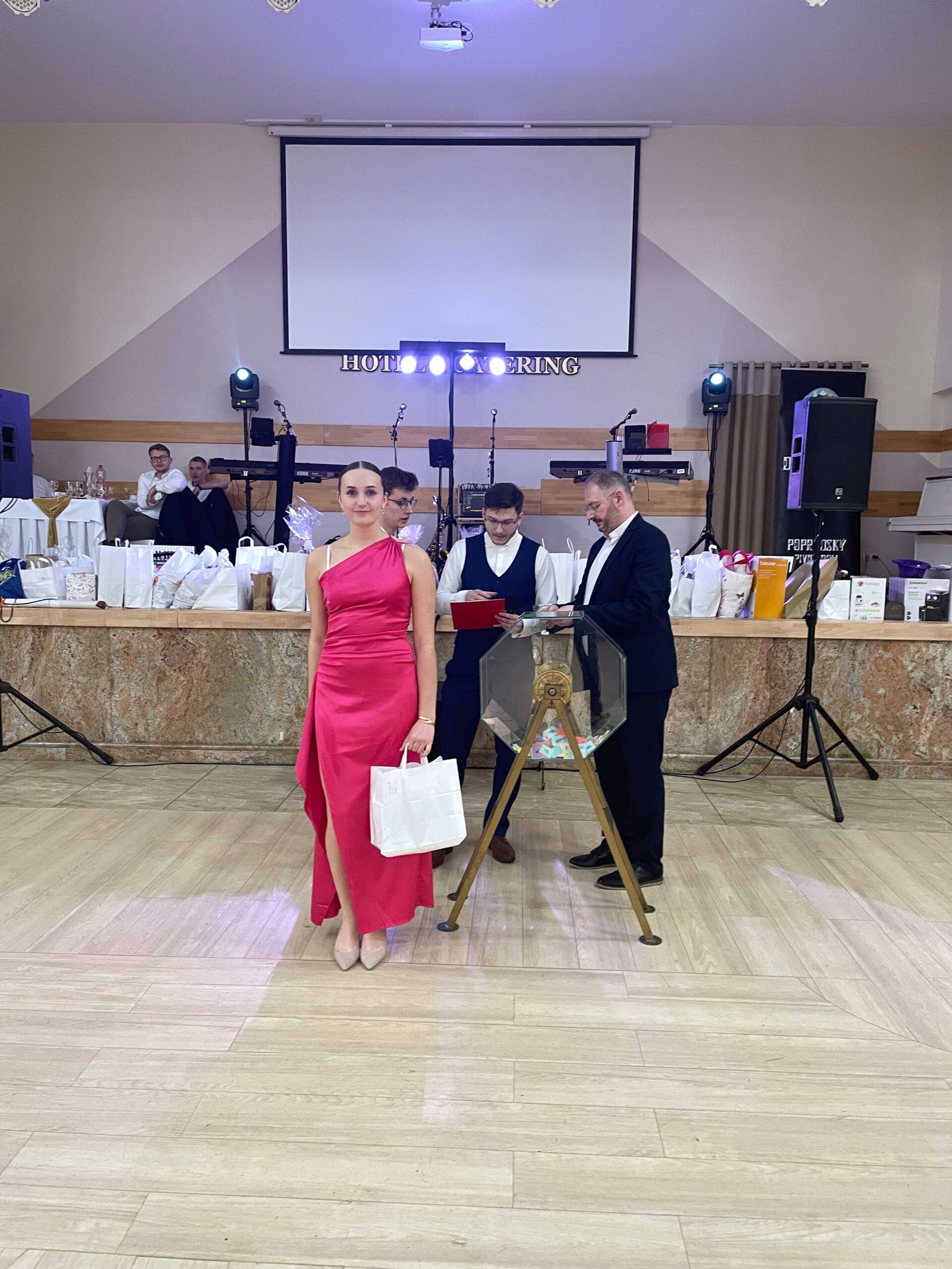 PLEStombola (1) PLEStombola (1)