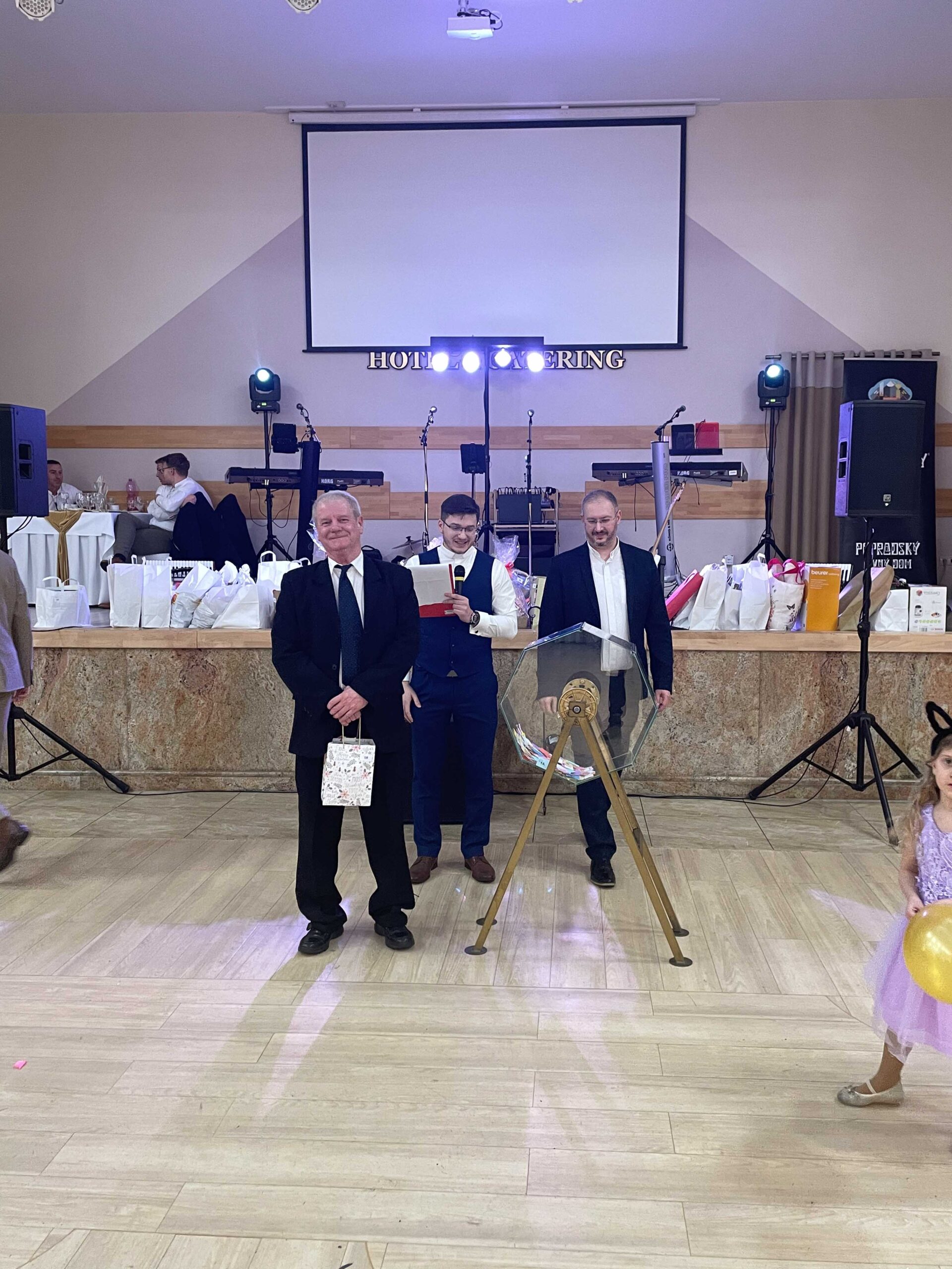 PLEStombola (17) PLEStombola (17)