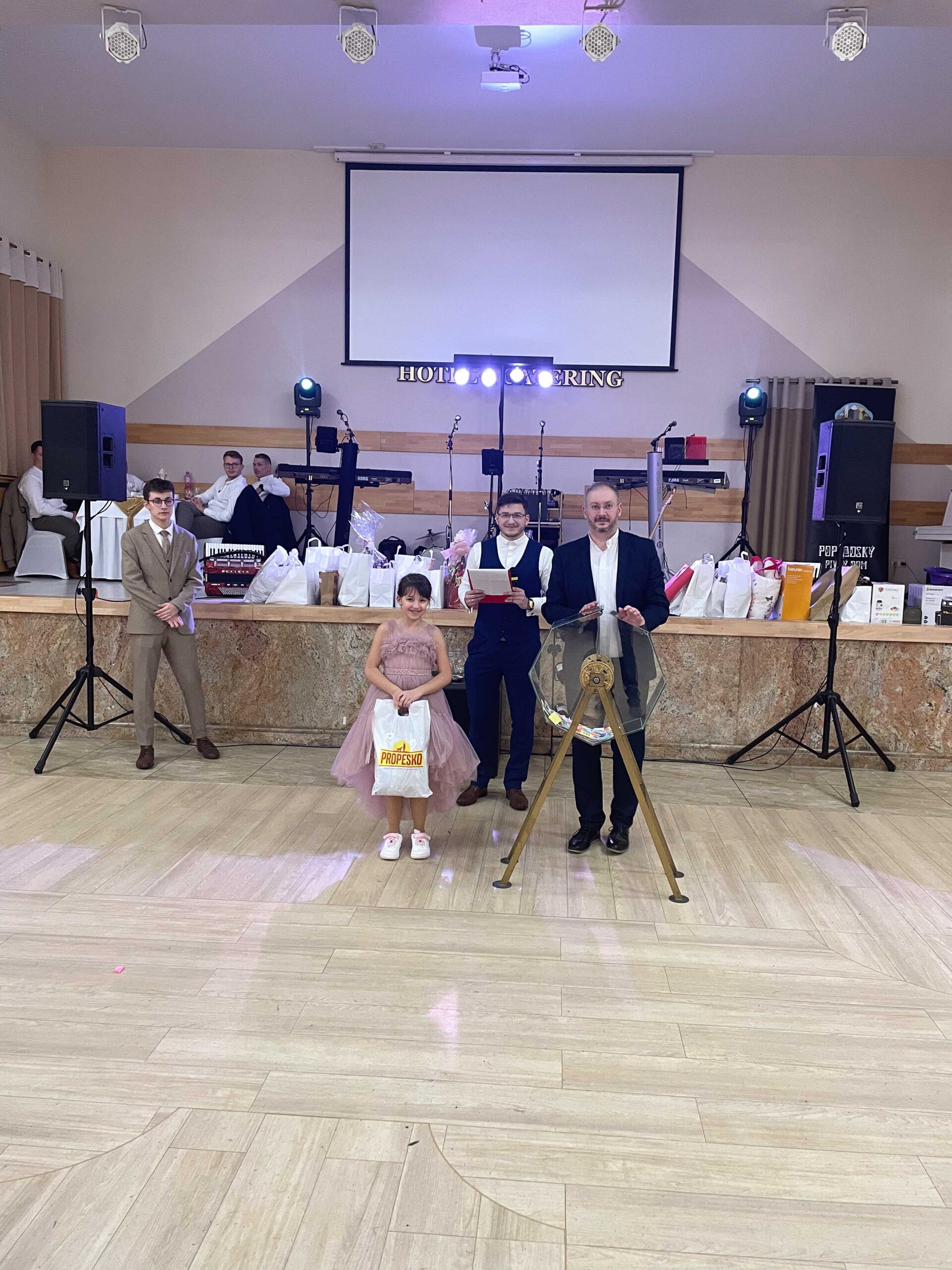 PLEStombola (21) PLEStombola (21)