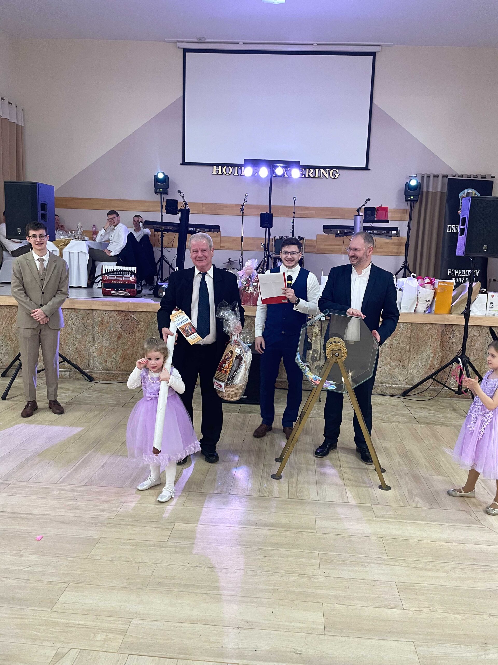 PLEStombola (28) PLEStombola (28)