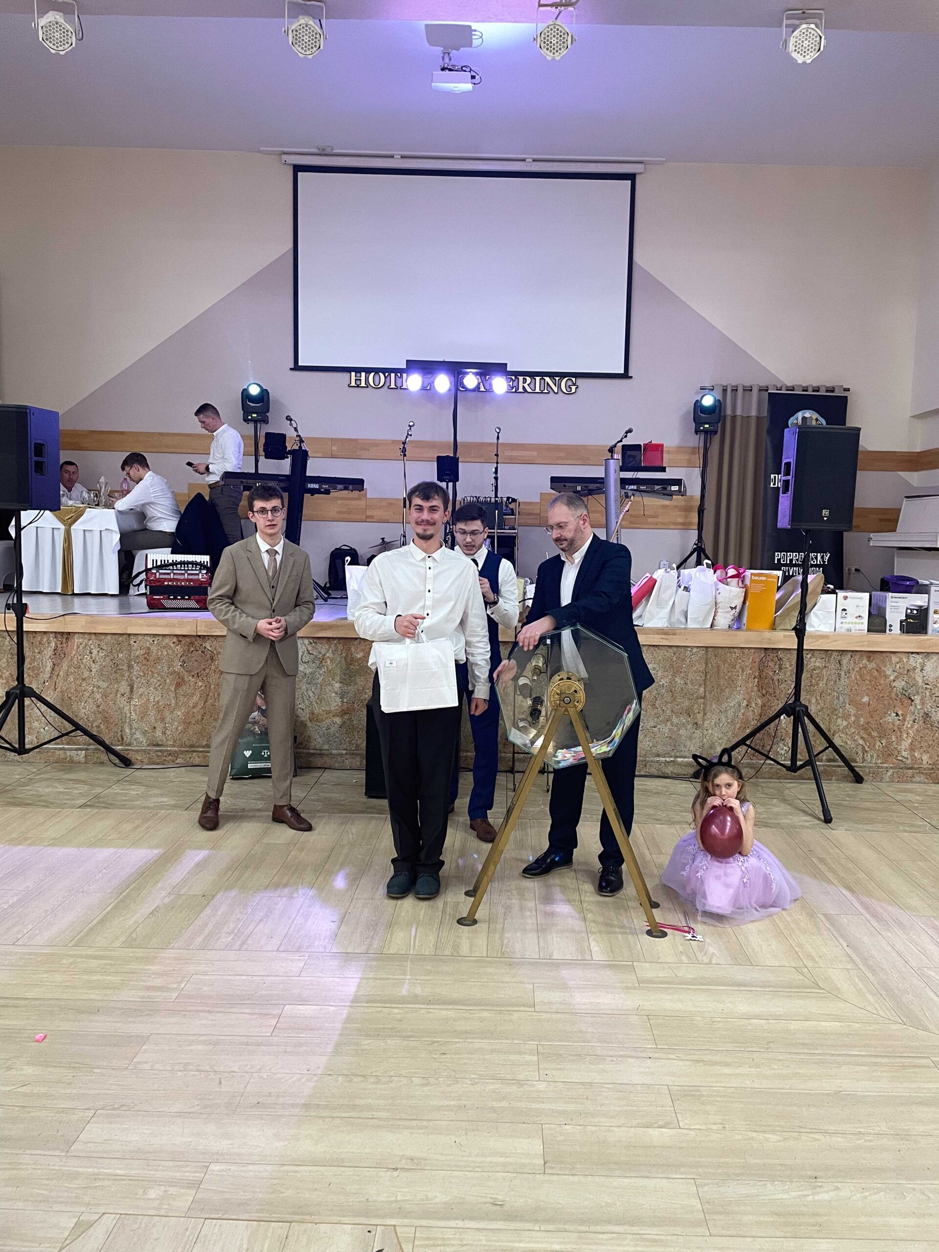 PLEStombola (33) PLEStombola (33)