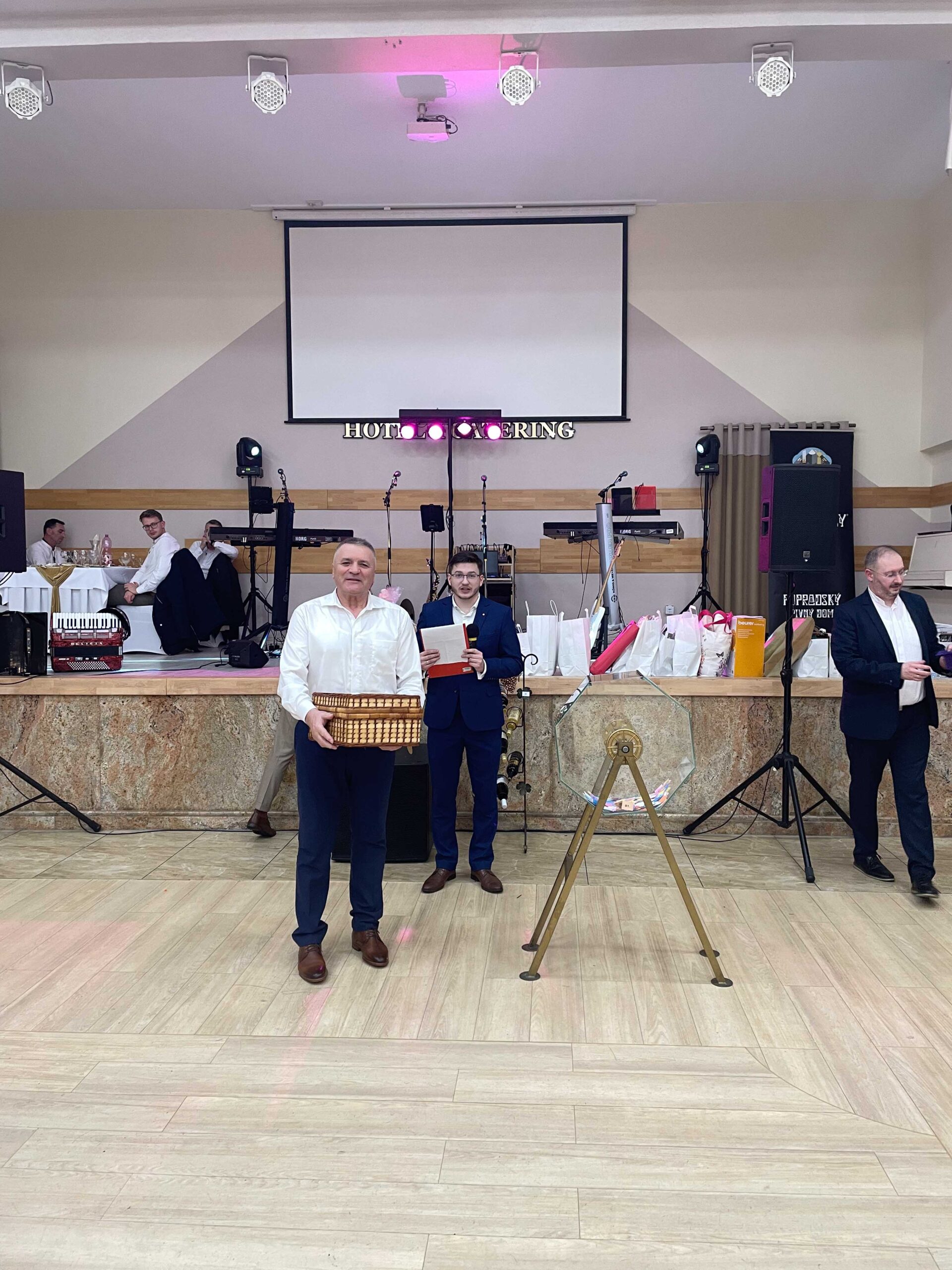 PLEStombola (35) PLEStombola (35)