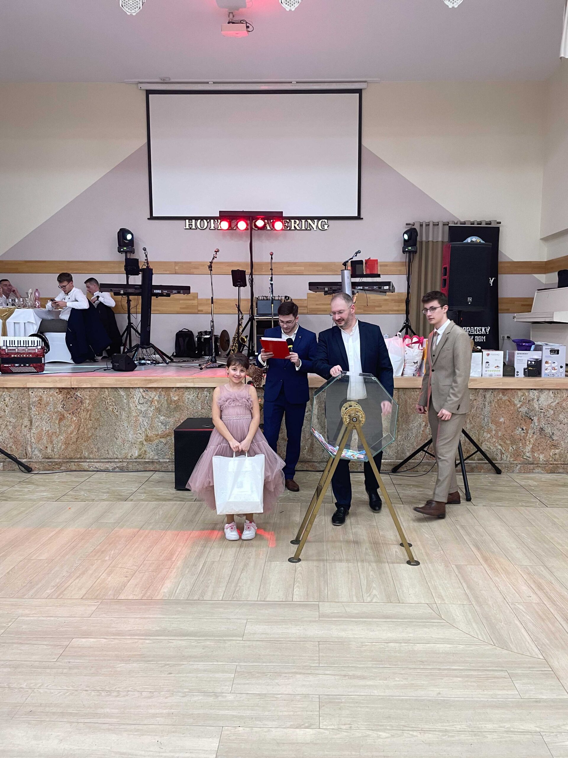 PLEStombola (43) PLEStombola (43)