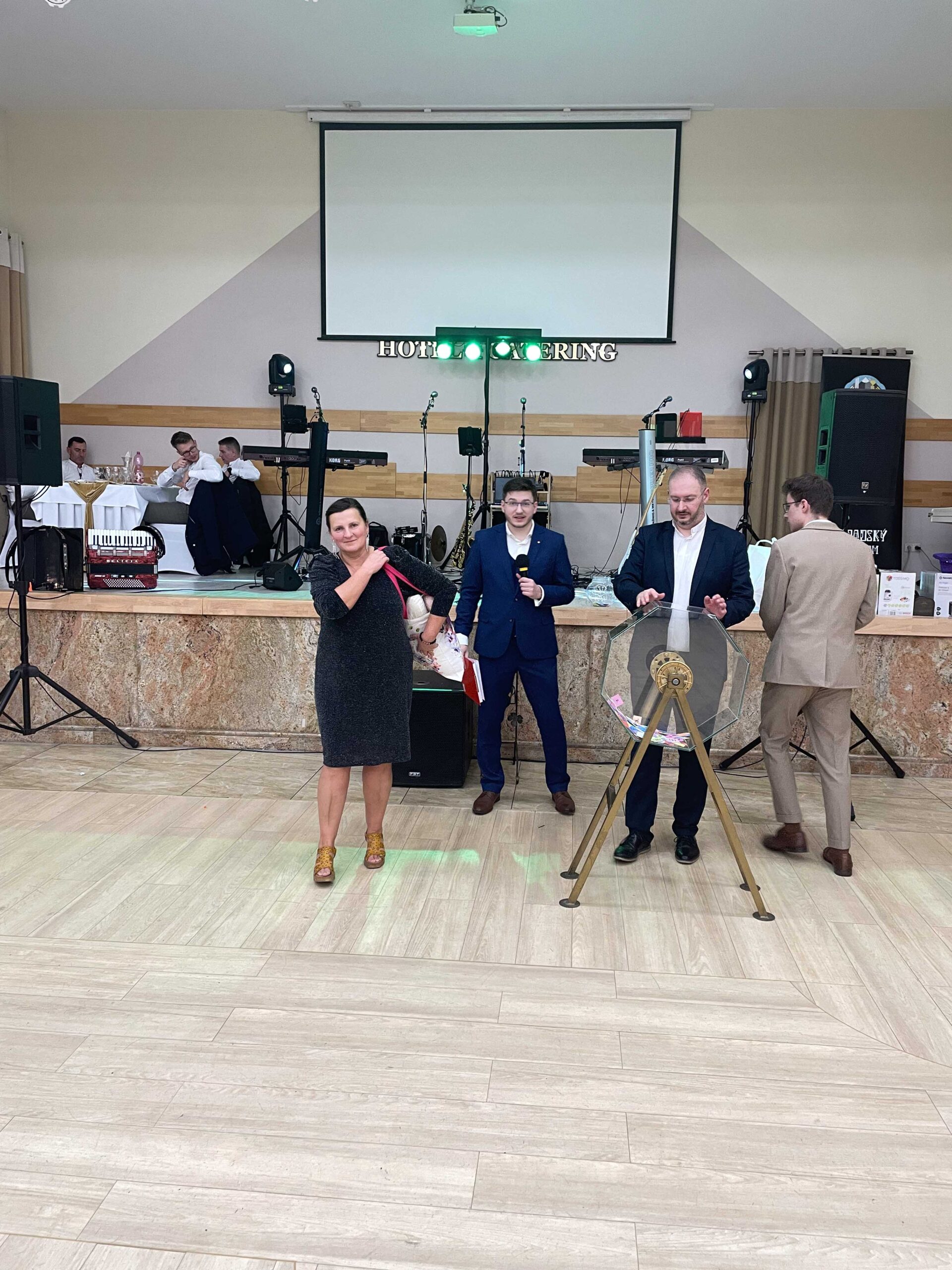 PLEStombola (48) PLEStombola (48)