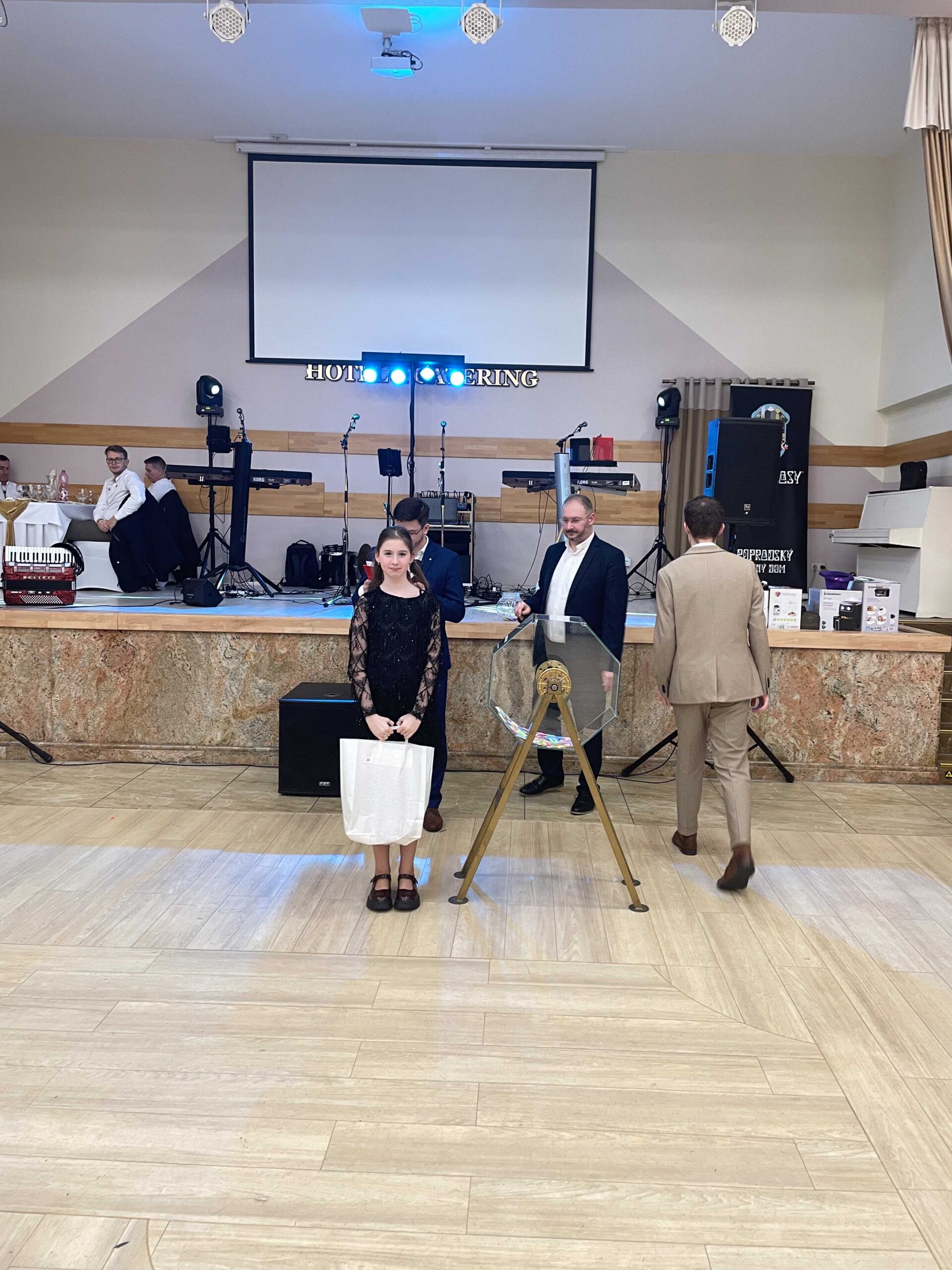 PLEStombola (49) PLEStombola (49)