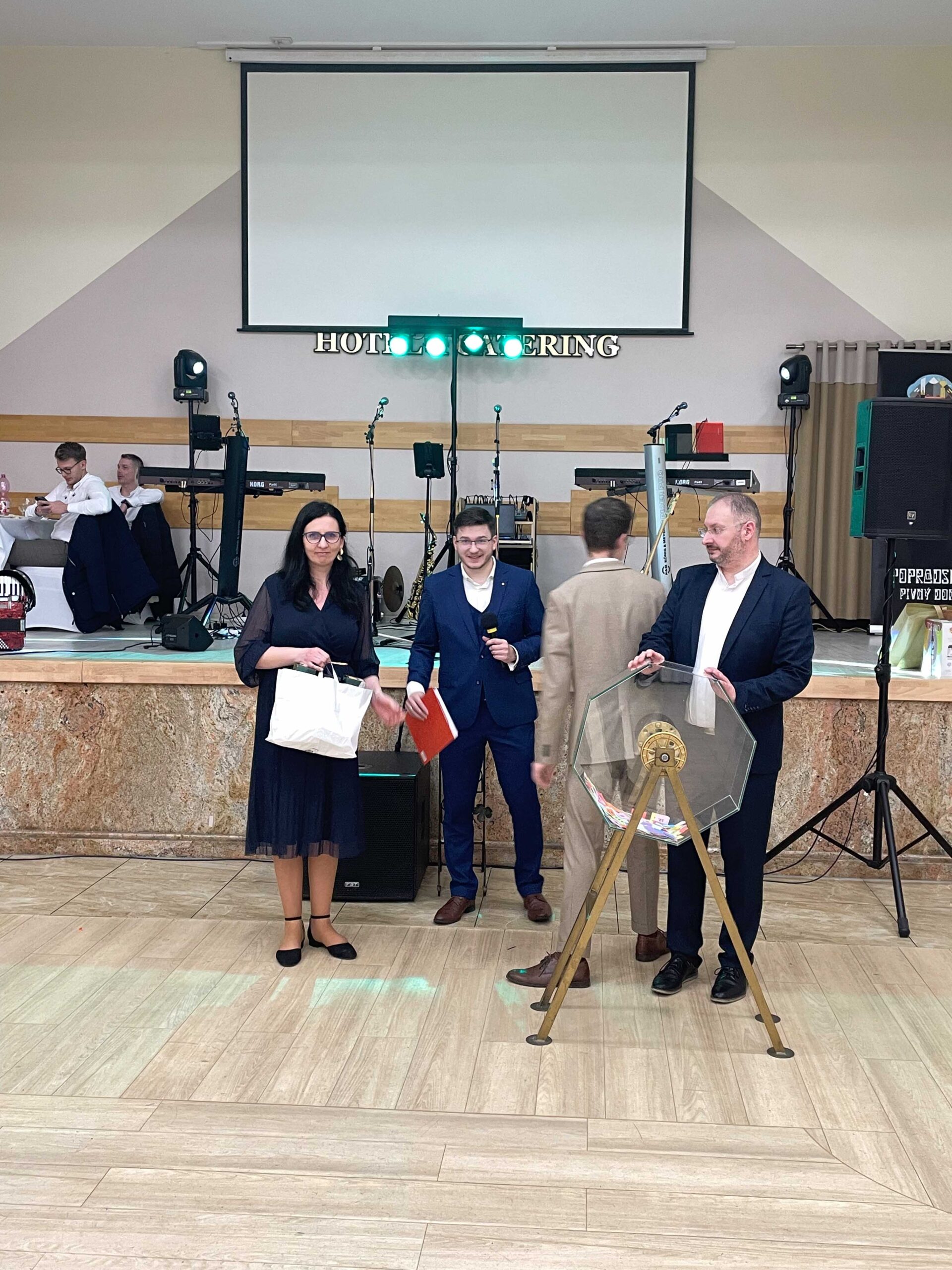 PLEStombola (53) PLEStombola (53)