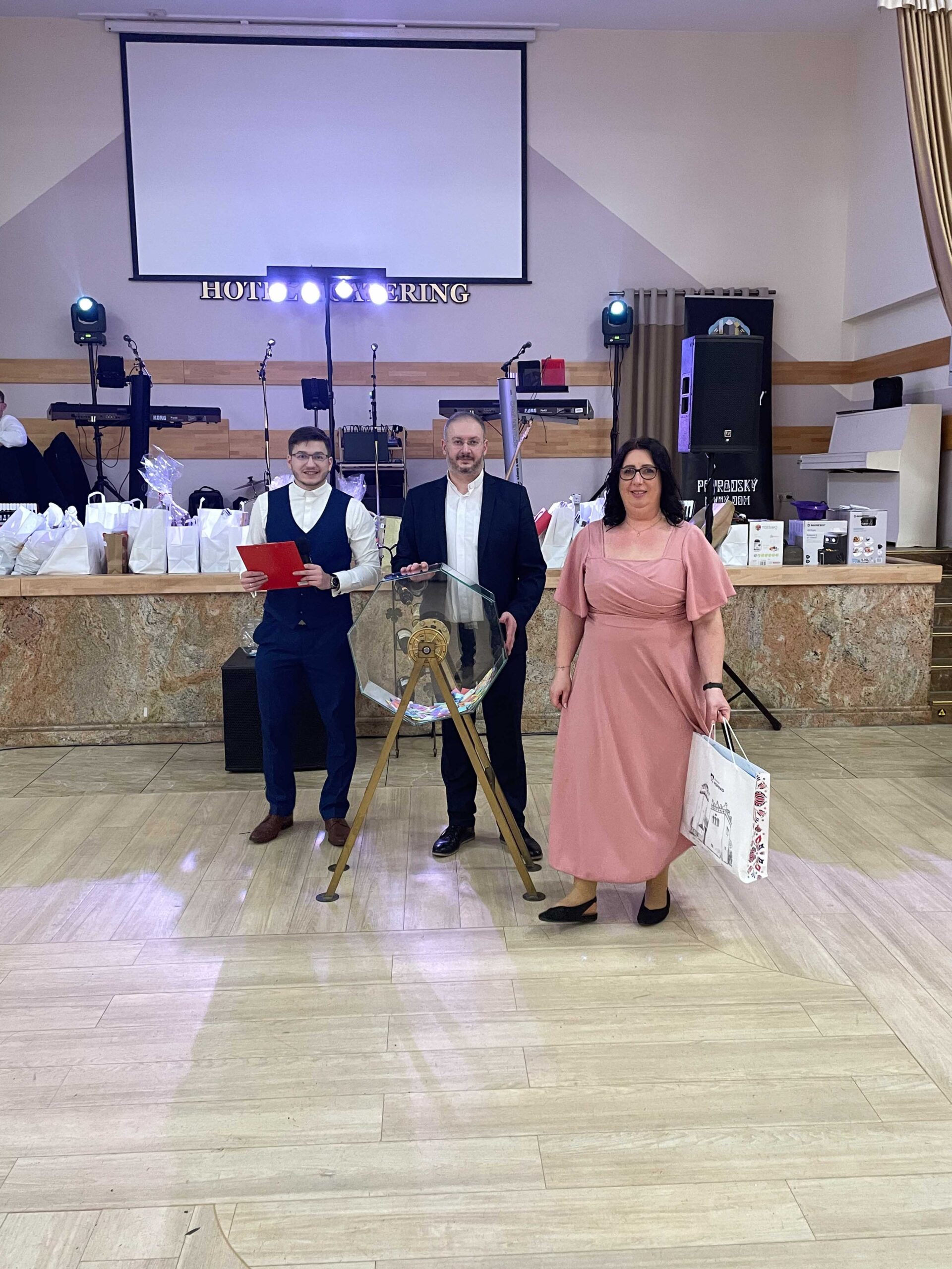 PLEStombola (6) PLEStombola (6)