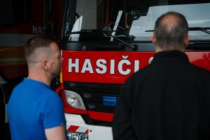 EXPEDÍCIA HASIČSKEJ STANICE (photo by @niko.cr2) EXPEDÍCIA HASIČSKEJ STANICE (photo by @niko.cr2)